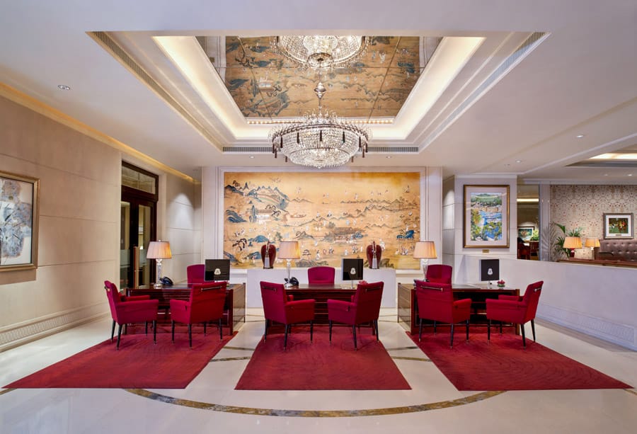 Lobby Reception at The St Regis Singapore. Image Credit: © The St Regis Singapore