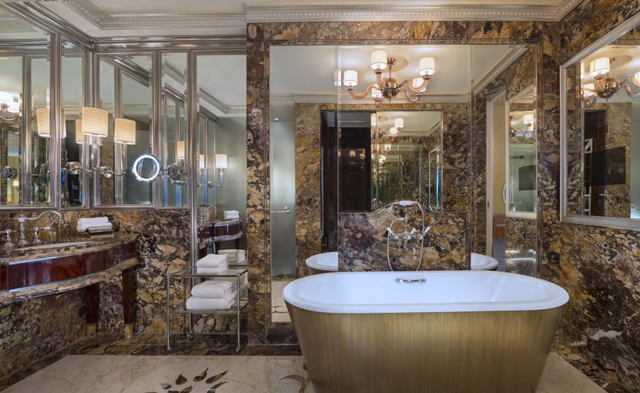 Specialty Suite Bathroom at The St Regis Singapore. Image Credit: © The St Regis Singapore