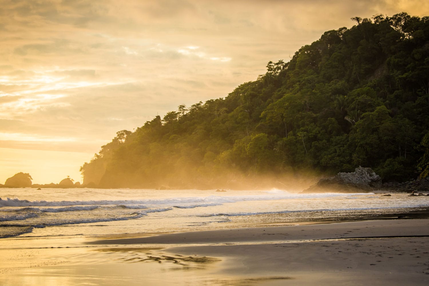 Sunset of the beach in Manuel Antonio, Costa Rica