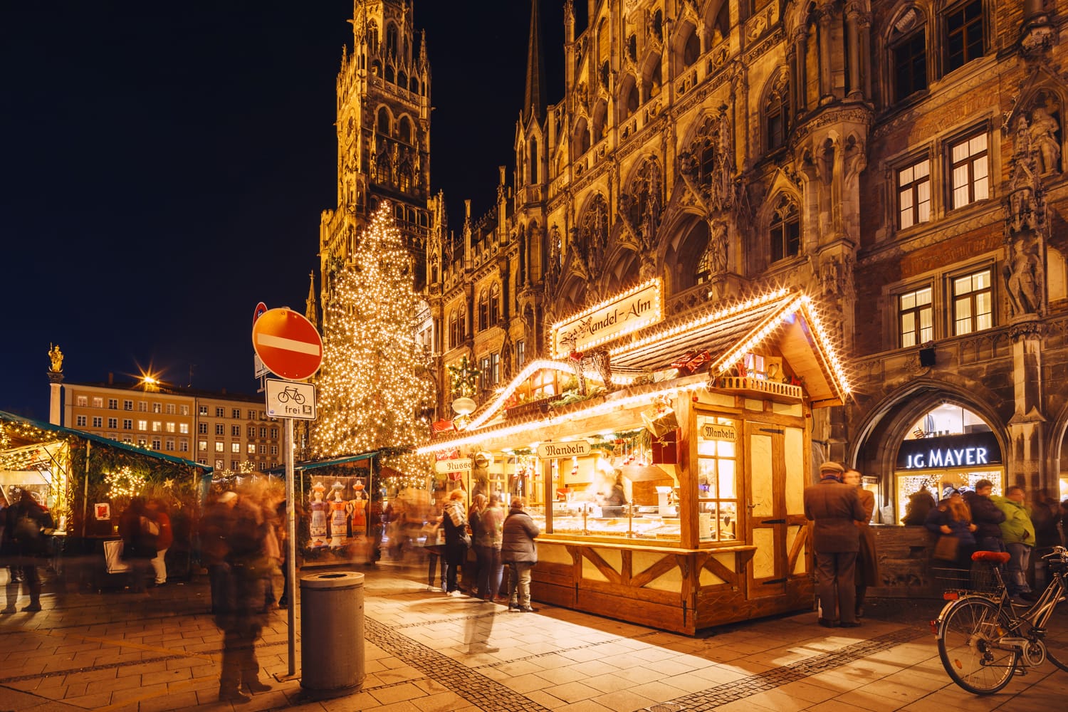 Christmas fair in the Marienplatz in Munich, Germany
