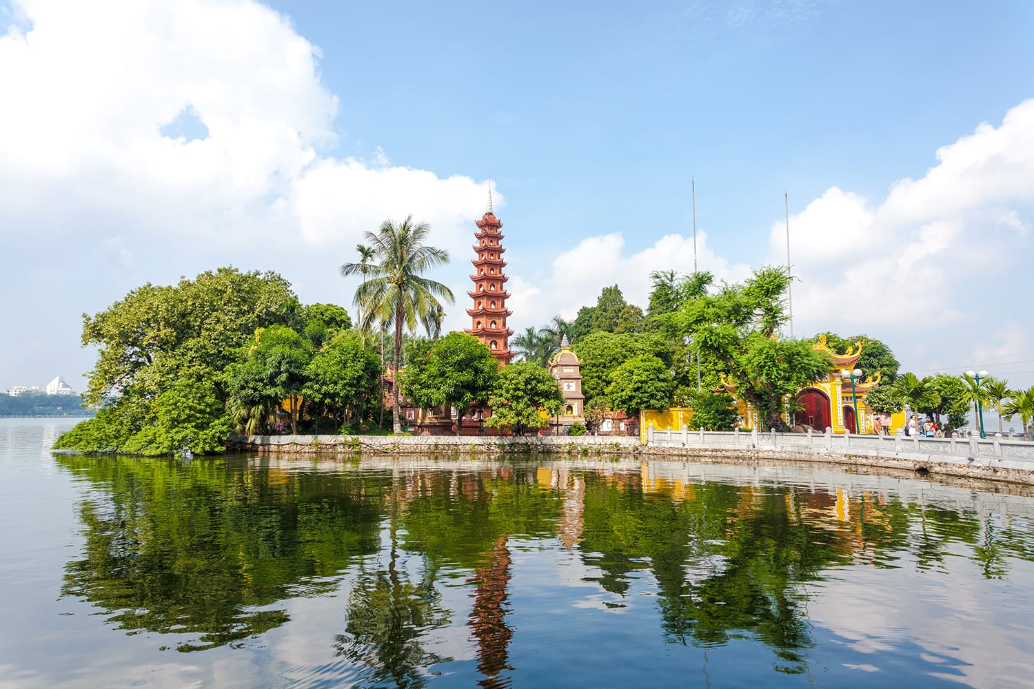 Tran Quoc Pagoda,the oldest Buddhist temple in Hanoi, is located on a small island near the southeastern shore of Hanoi's West Lake, Vietnam