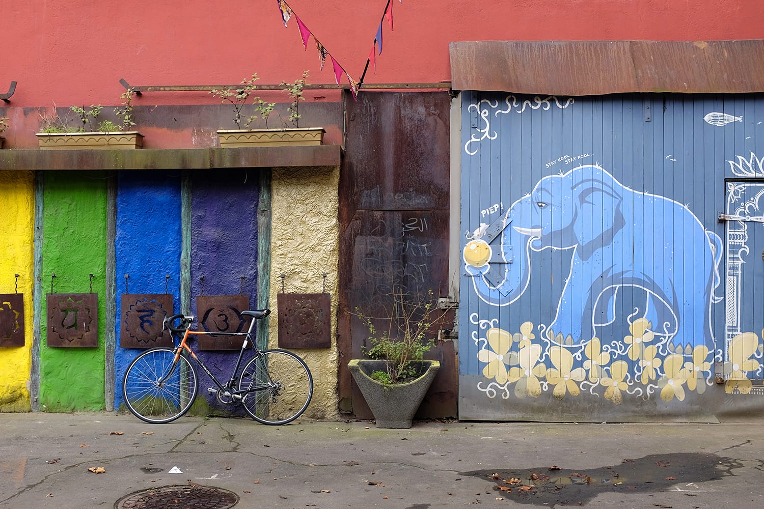 An artist-painted building at Feinkost, Sudplatz in Karli (Karl-Liebknecht-Strasse) in Leipzig, Germany.