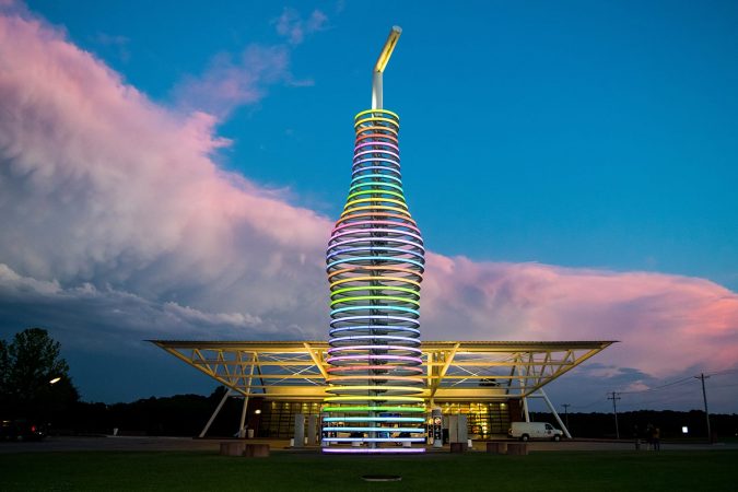 Beautiful tall soda pop on Route 66 in Arcadia, OK