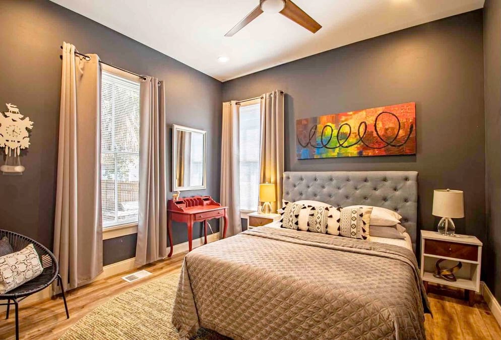 Llama Lounge Airbnb in Jacksonville, Florida, USA