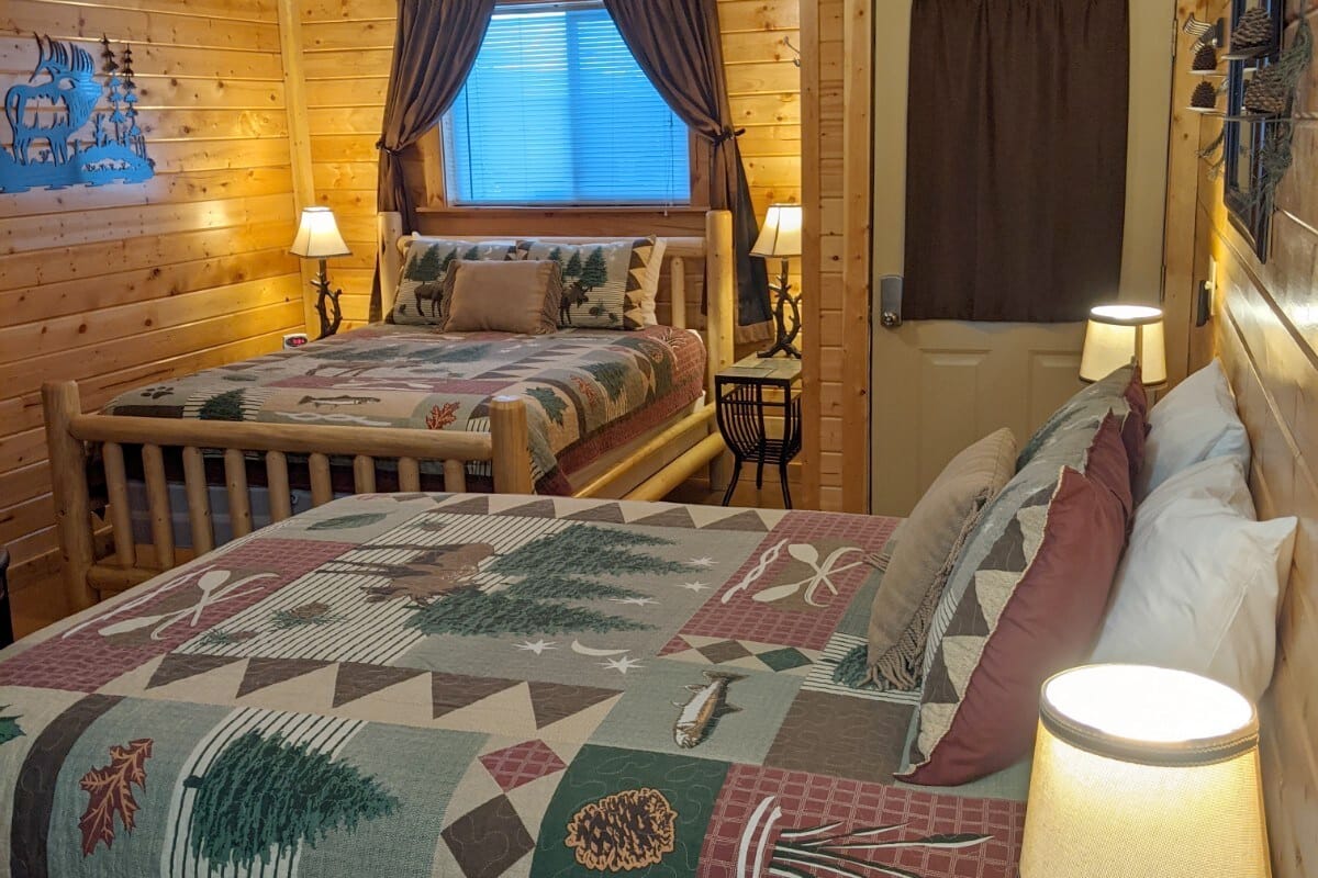 Airbnb Cottage in West Yellowstone, MT, USA