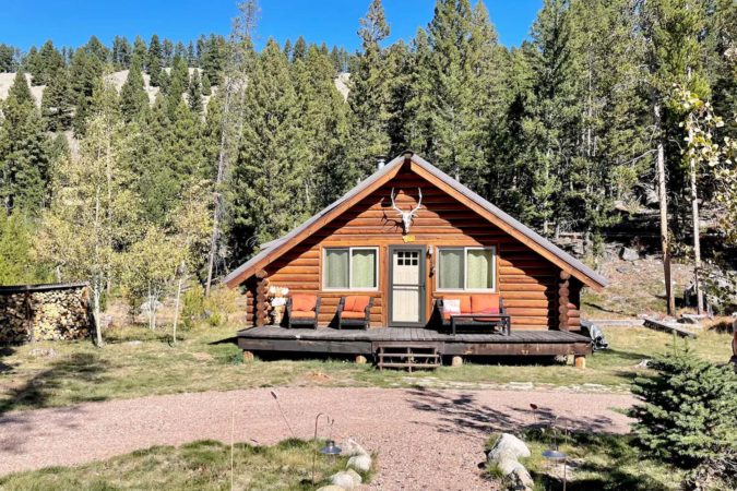 Beautiful Airbnb Cabin in Montana, USA