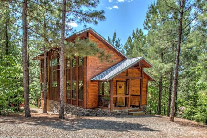 Beautiful Airbnb Cabin in Broken Bow, Oklahoma, USA