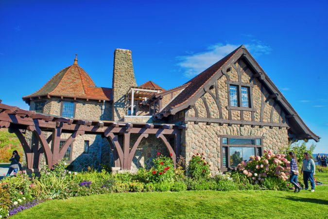 Tourists visit Castle in the Clouds on a wonderful autumn morning in Moultonborough, New Hampshire, USA