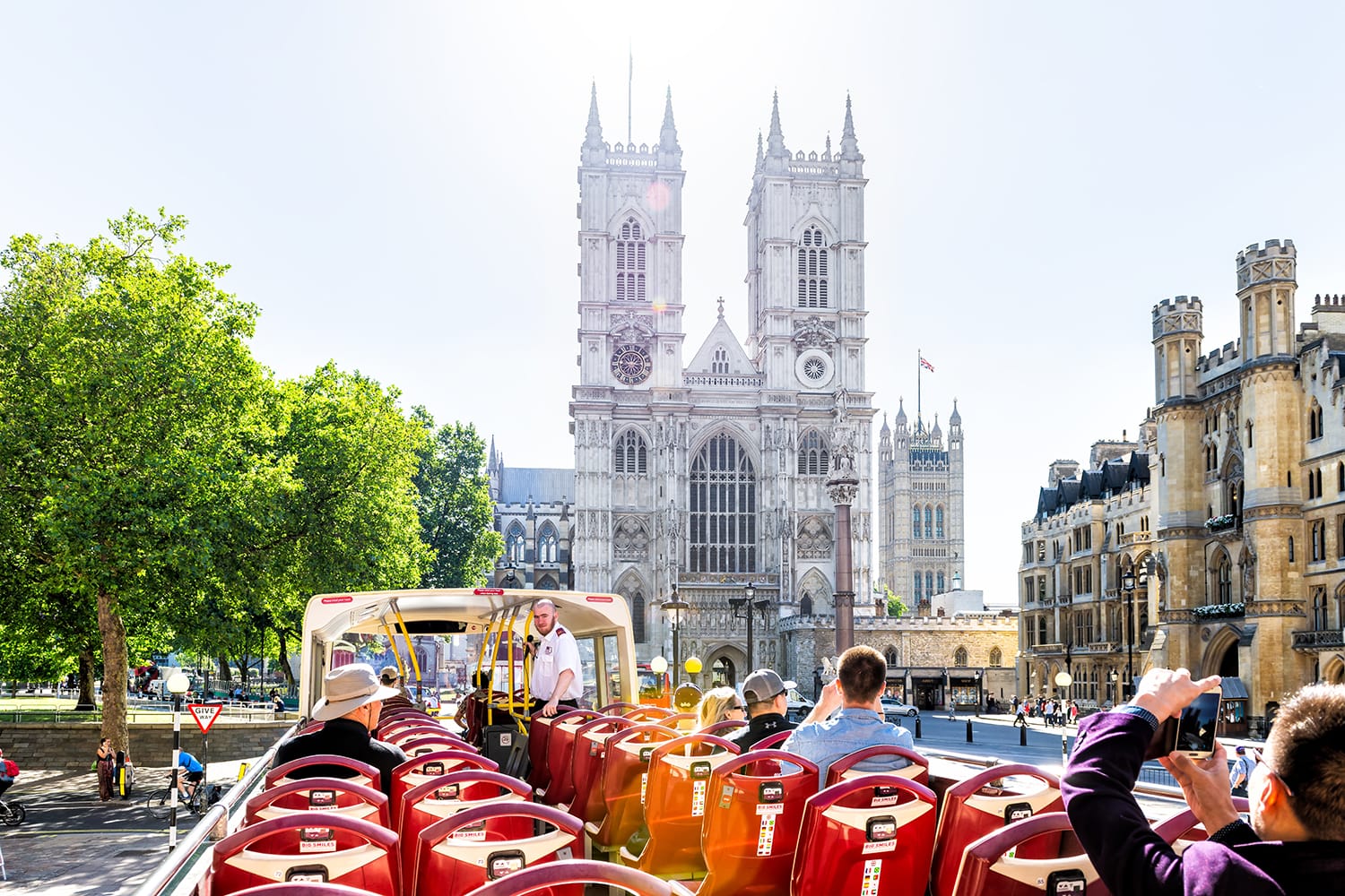 Hop-on Hop-off Bus Tour in London, UK