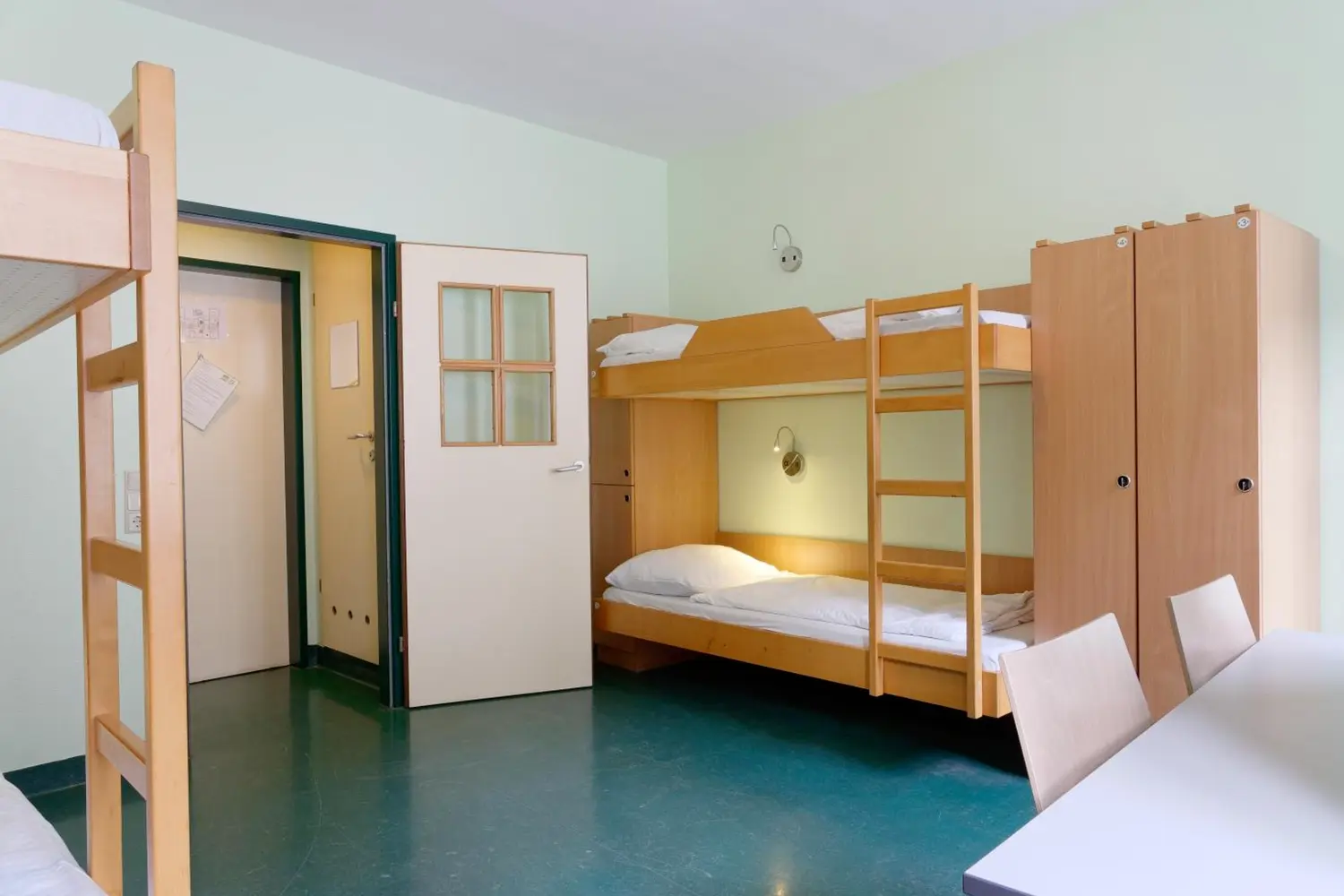 Dorm room at the HI Hostel Vienna Myrthengasse