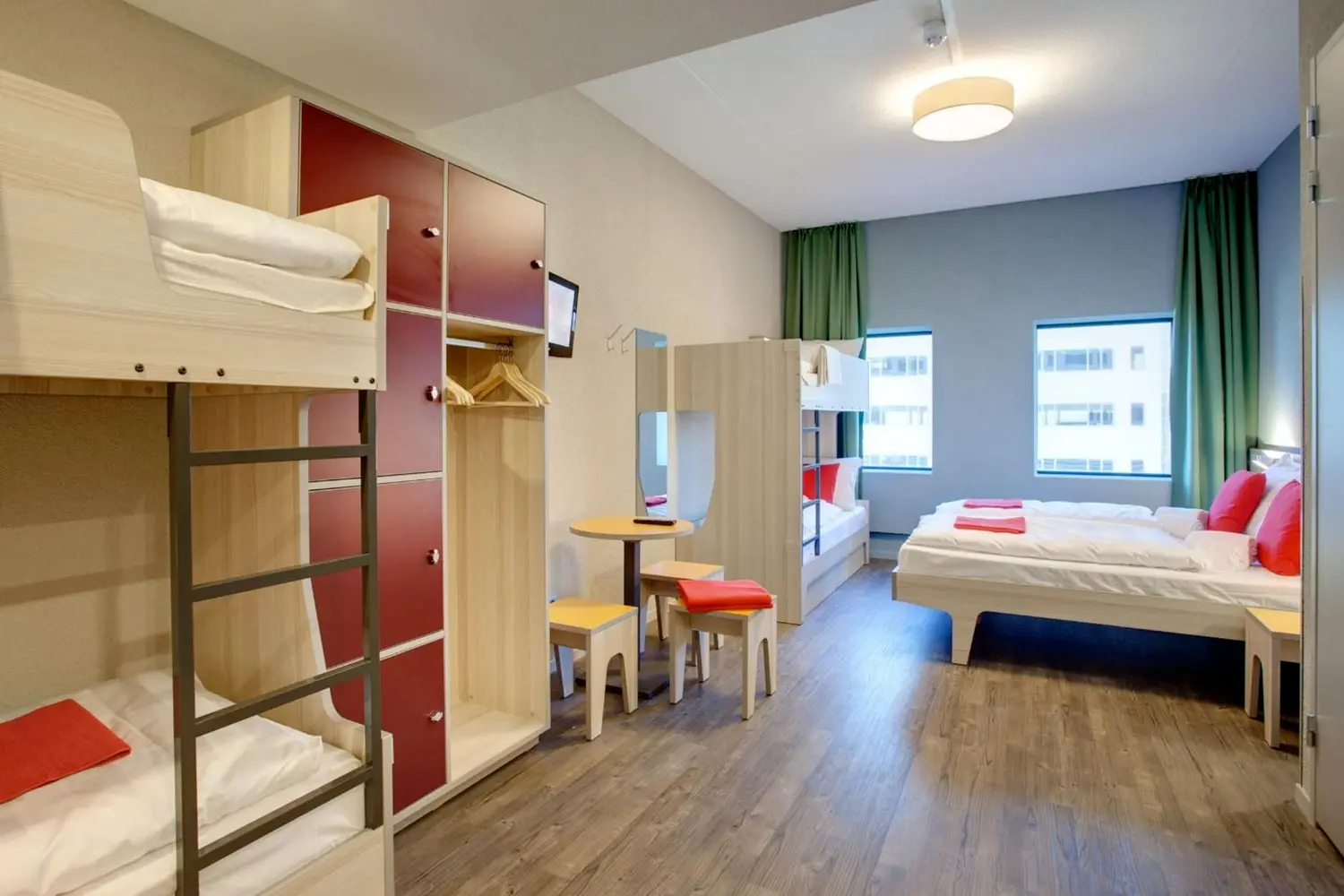 Room at the MEININGER Amsterdam City West