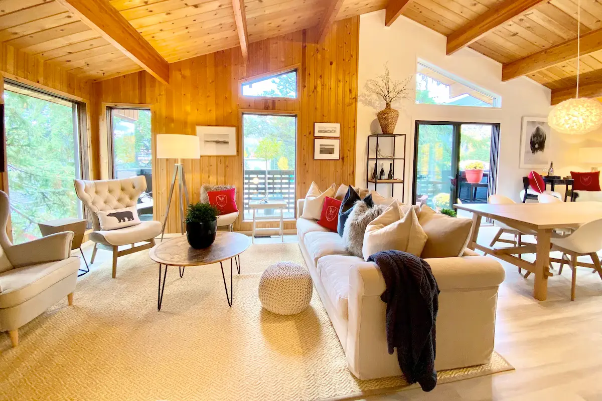 Spacious Banff Chalet