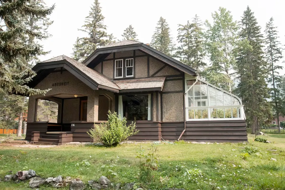 Four-Bedroom Bow River House