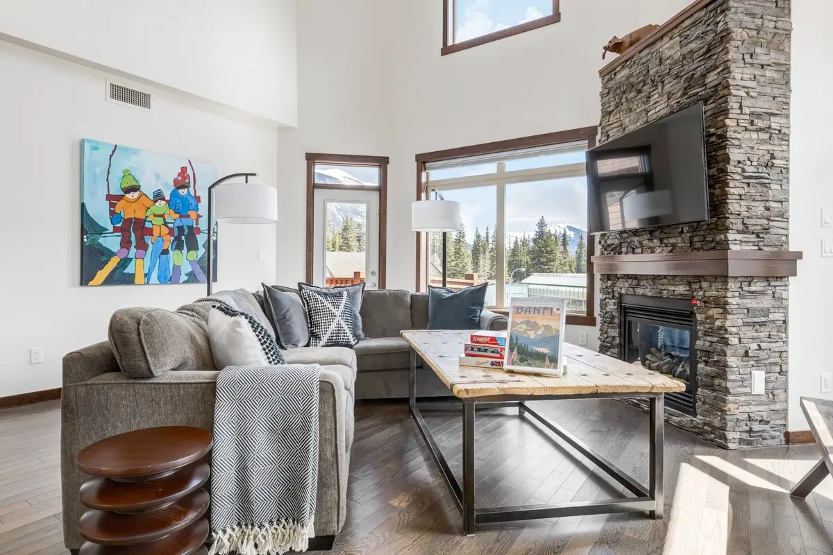 Bright and Spacious Airbnb in Canmore