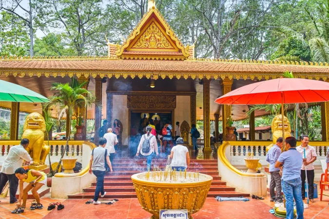 People are going to Preah Ang Chek Preah Ang Chorm temple in Siem Reap, Cambodia
