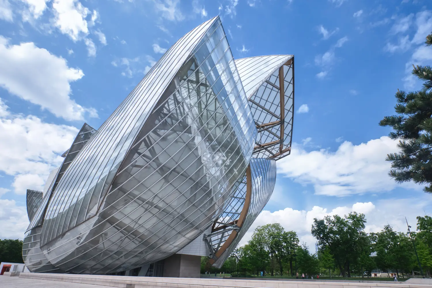 Louis Vuitton Foundation, art museum and cultural center at Bois de Boulogne in Paris.