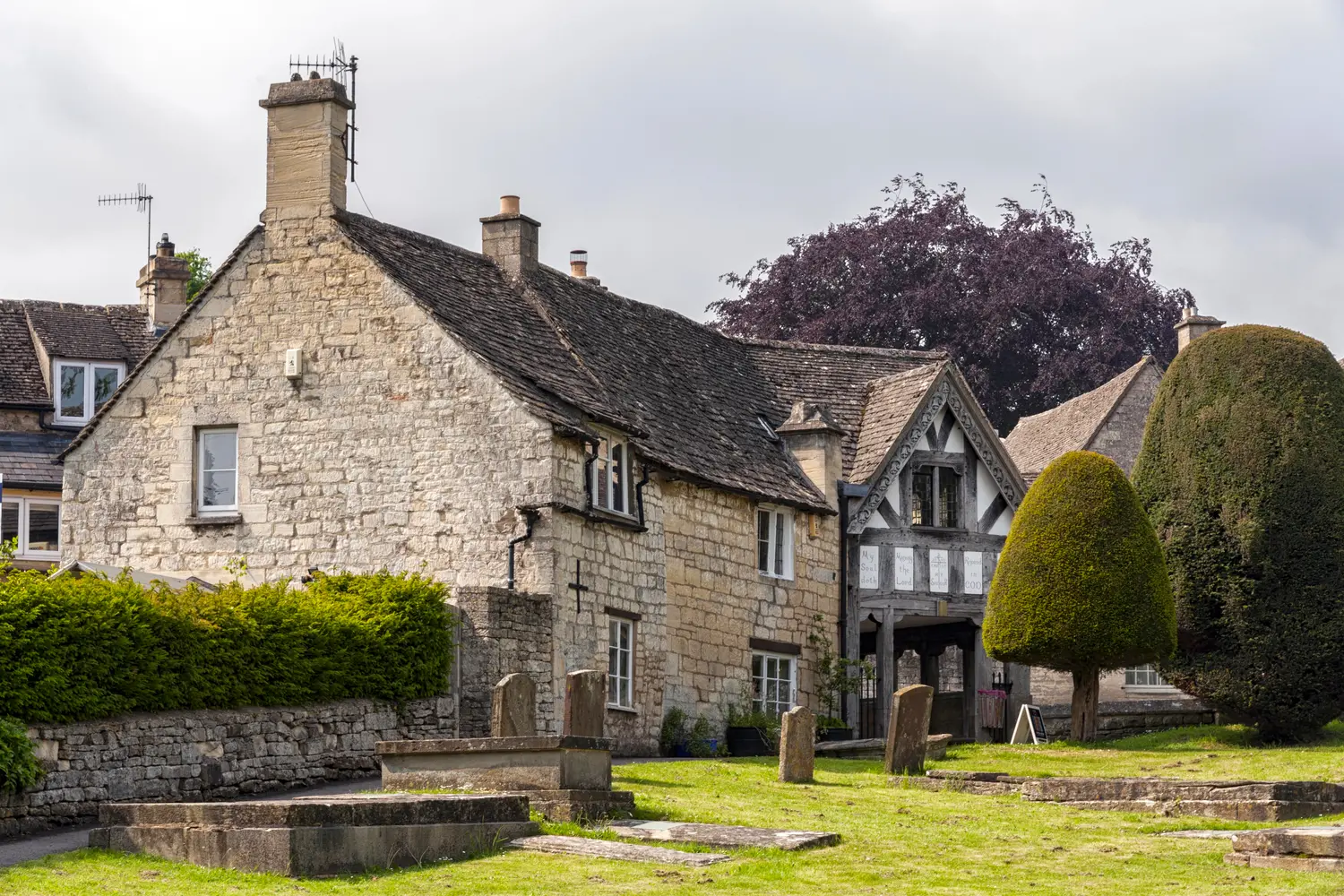 Traditional and typical cottages of Painswick known as the Queen of the Cotswolds. Houses mainly built from the honey coloured Cotswold Stone, UK