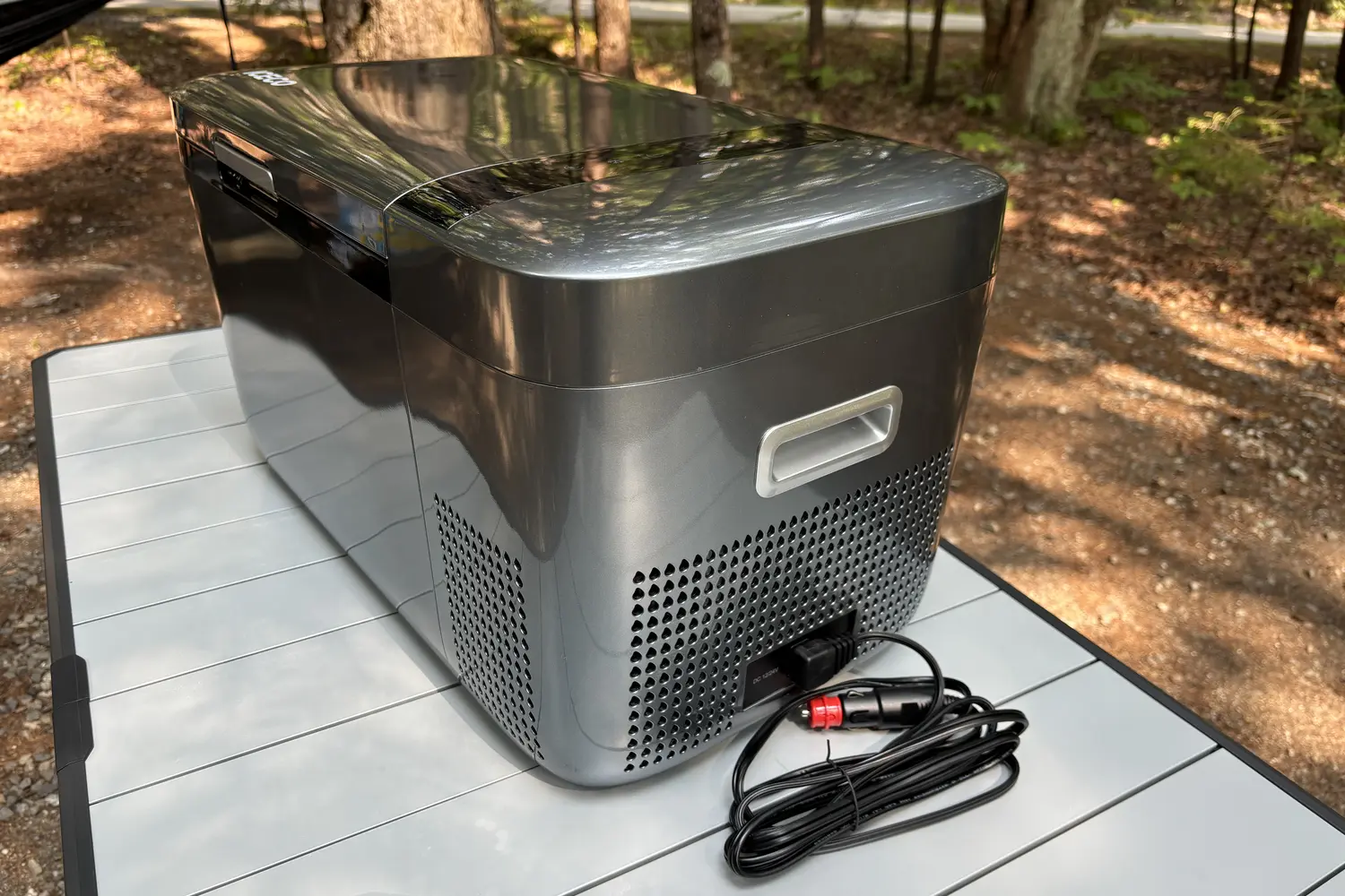 Side profile of ICECO GO20 car fridge