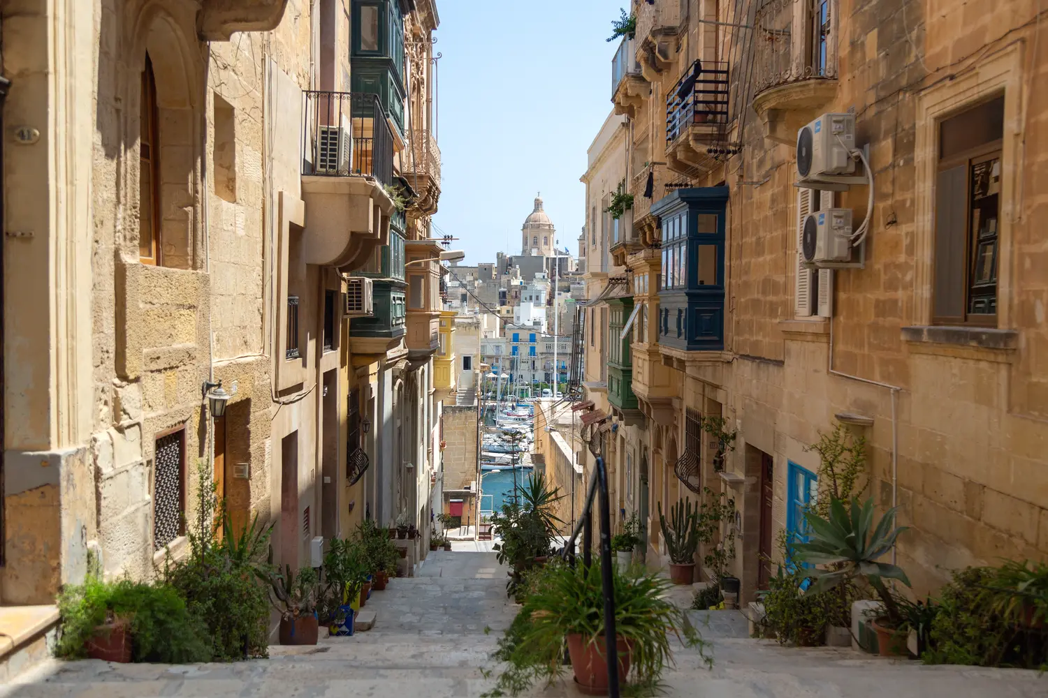 Narrow street of Senglea in Malta