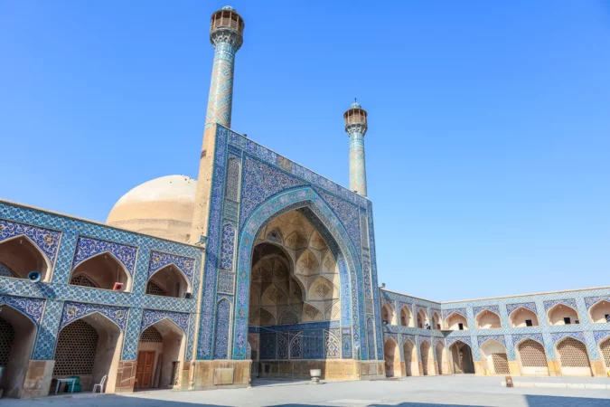 South Iwan of the courtyard of Jamek Mosque in Isfahan: Isfahan, Iran