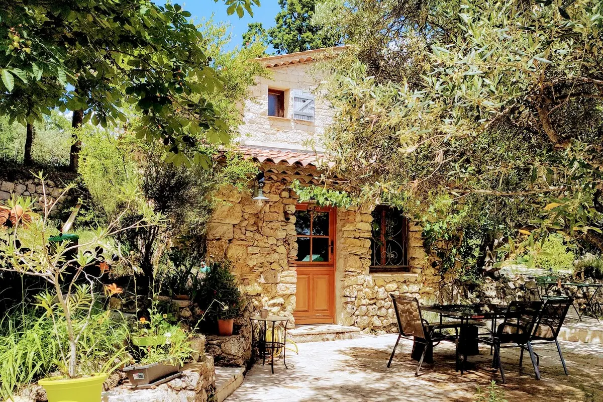 Forest retreat Airbnb in France