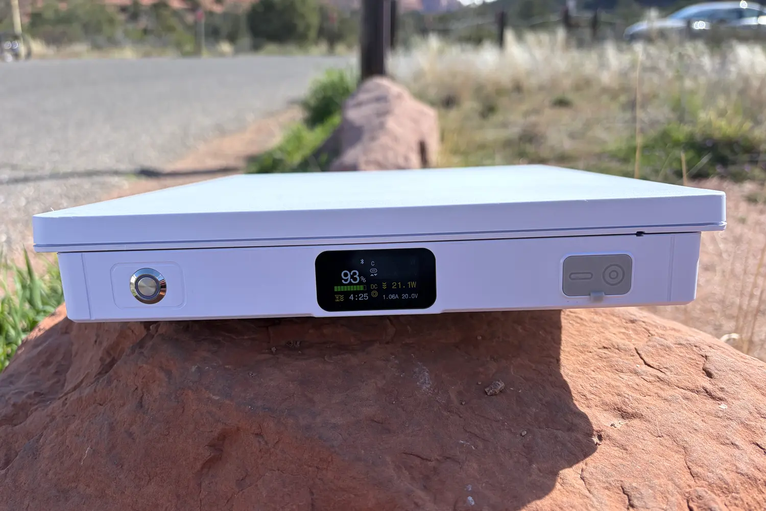 Display of the PeakDo LinkPower 2 Power Bank for Starlink Mini